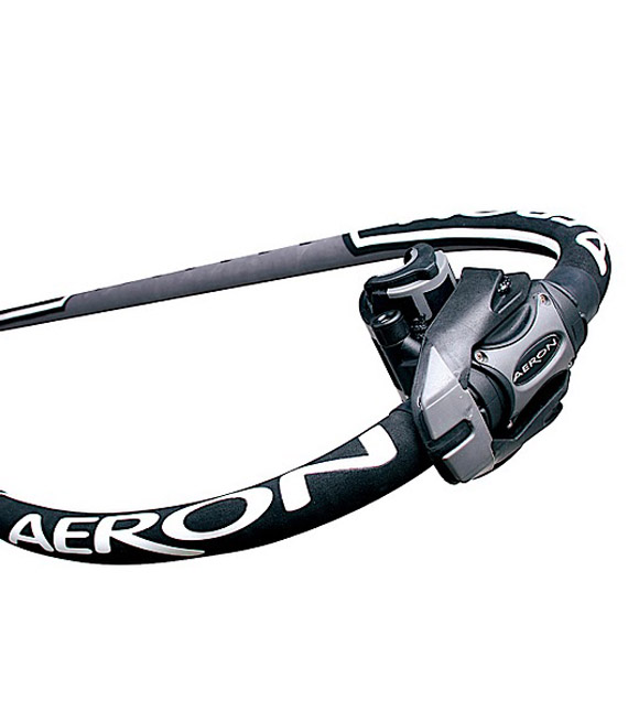 aeron-carbon-detail-2011_3974